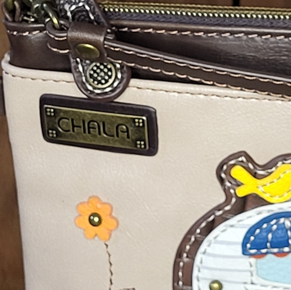Chala Crossbody Bag with Camper Design - Picture 5 of 15